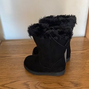 Cat & Jack toddler girls boots with fur around top size 6